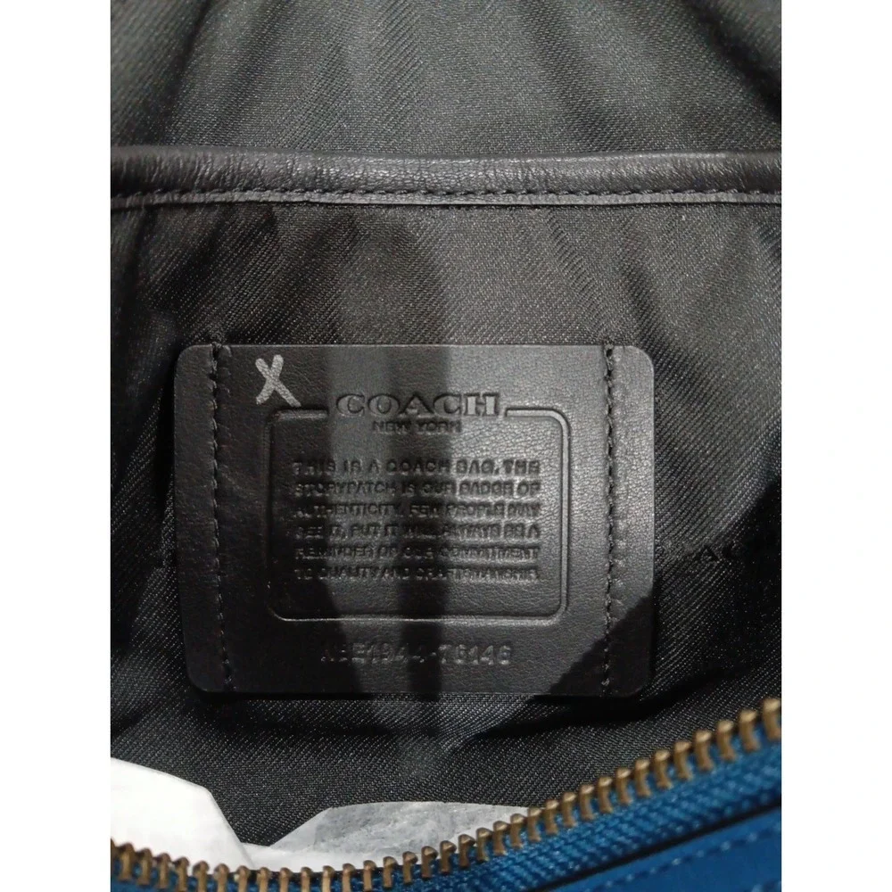 NWT coach Rivington Messenger With Coach Patch
